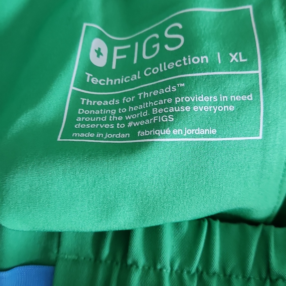 Figs Emerald Green Catarina Scrub Top and Uman Pants - Picture 3 of 3
